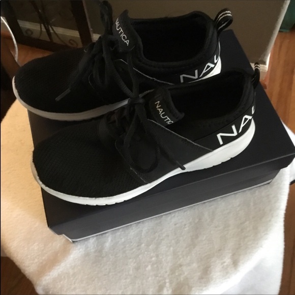 New Shoes - Picture 5 of 6